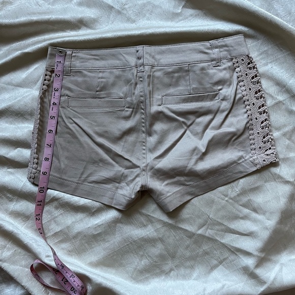 Demeanor Beige Women Shorts - Picture 3 of 7